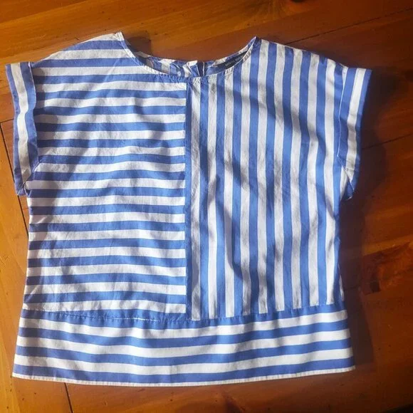 Banana Republic Women's Multi-Directional Blue/White Striped Cropped - Size XS - Picture 6 of 10